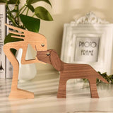 Prachtige met de hand gesneden houten figuren in Vrouw + Hond, – Huisdierentempel