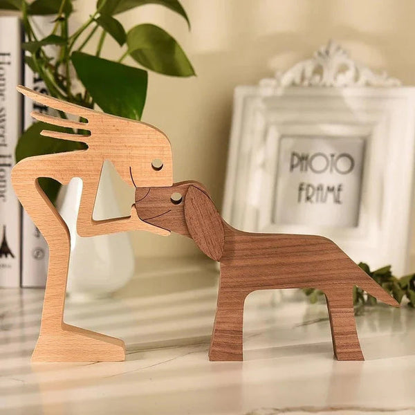 Prachtige met de hand gesneden houten figuren in Vrouw + Hond, – Huisdierentempel